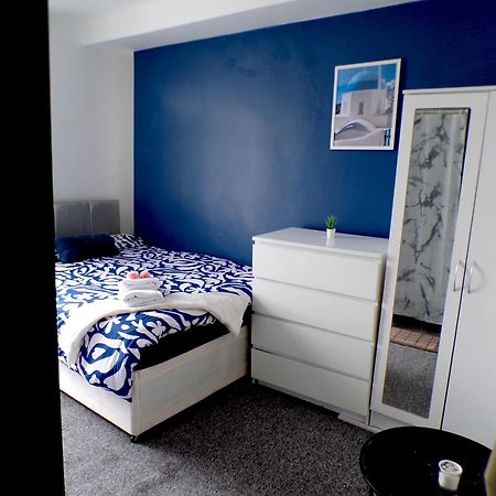 West Kensington - Santorini Apartments Лондон Екстериор снимка