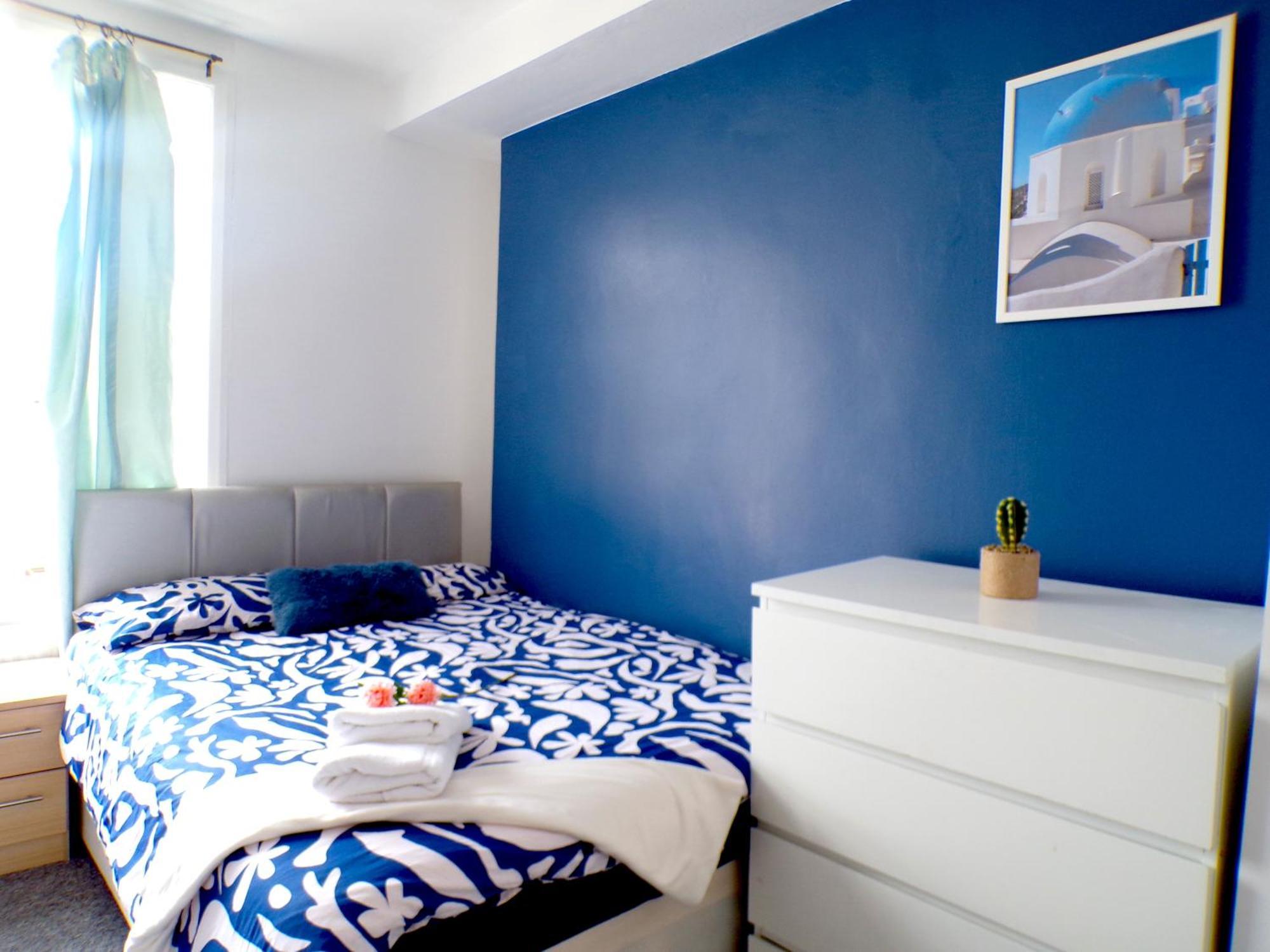 West Kensington - Santorini Apartments Лондон Екстериор снимка