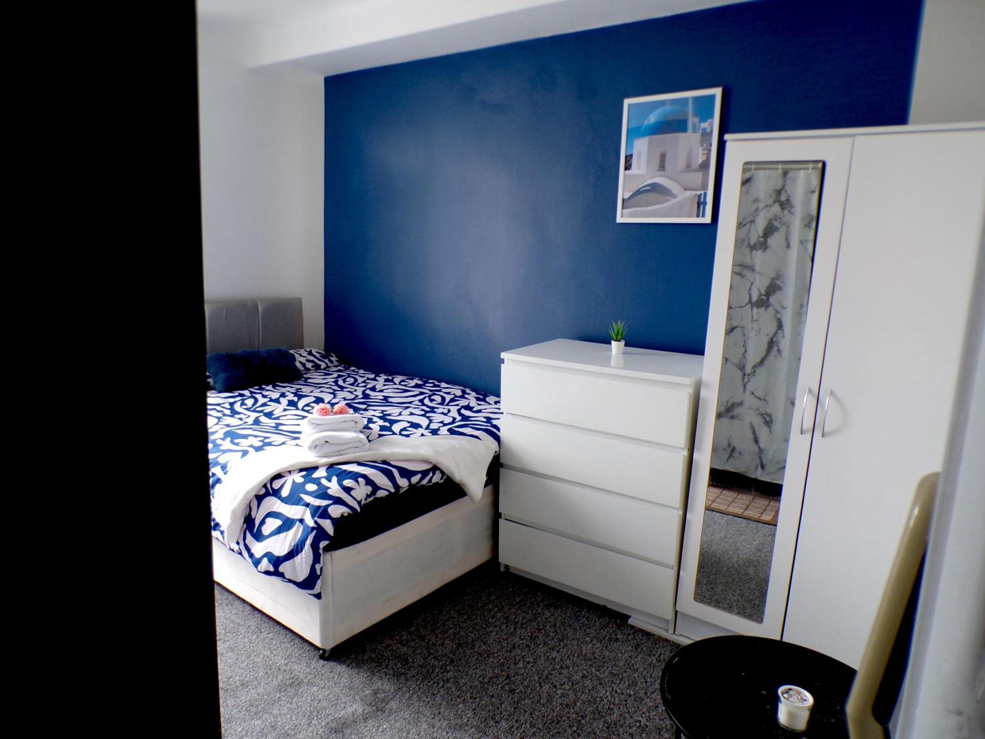 West Kensington - Santorini Apartments Лондон Екстериор снимка